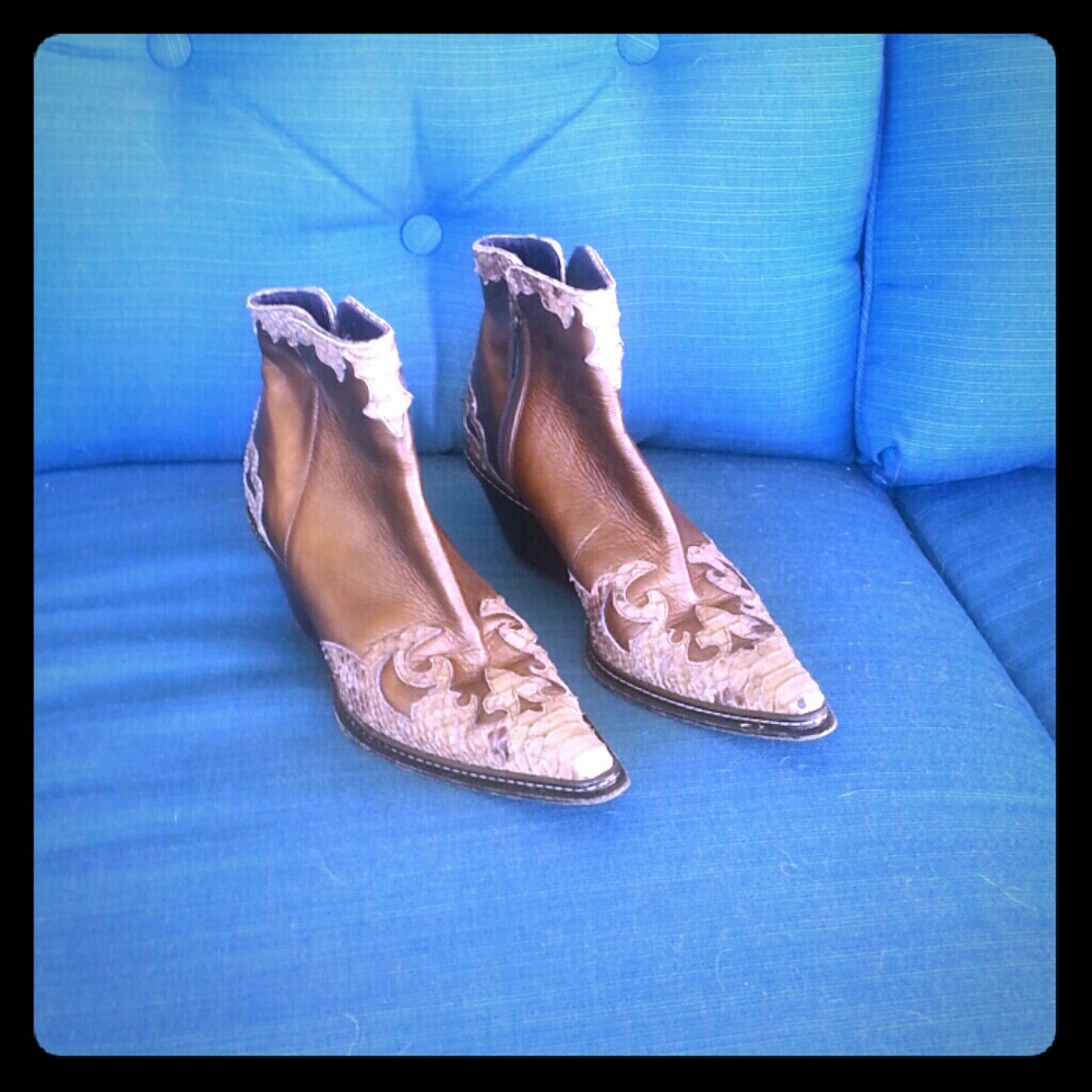 Donald J Pliner Boots Worn twice